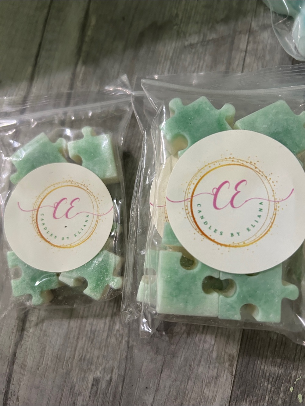 Green Puzzle Wax and butterfly Melts - chai Scent